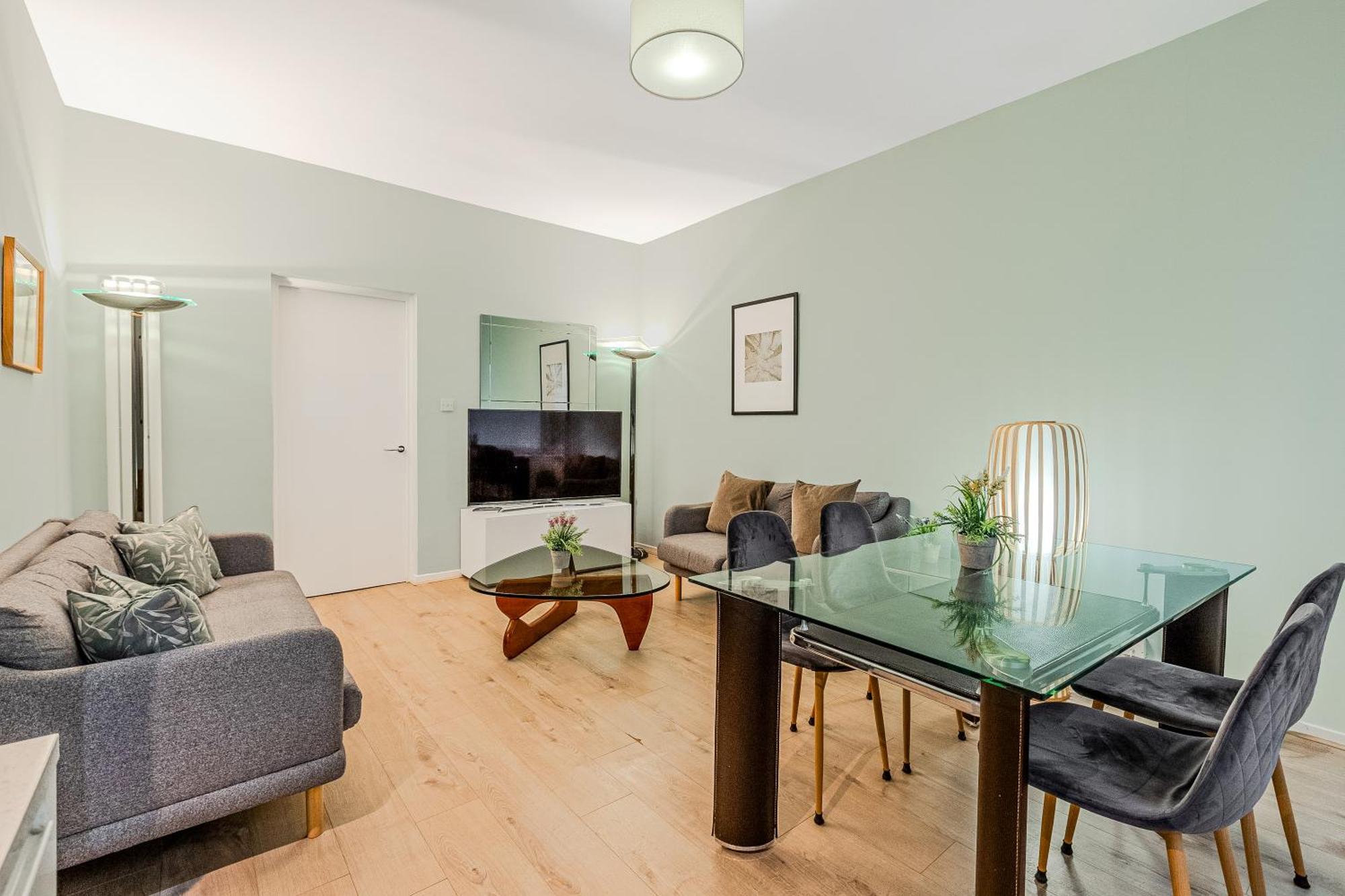 Stunning Central 2Br Flat Btw Soho & Covent Garden Londra Esterno foto